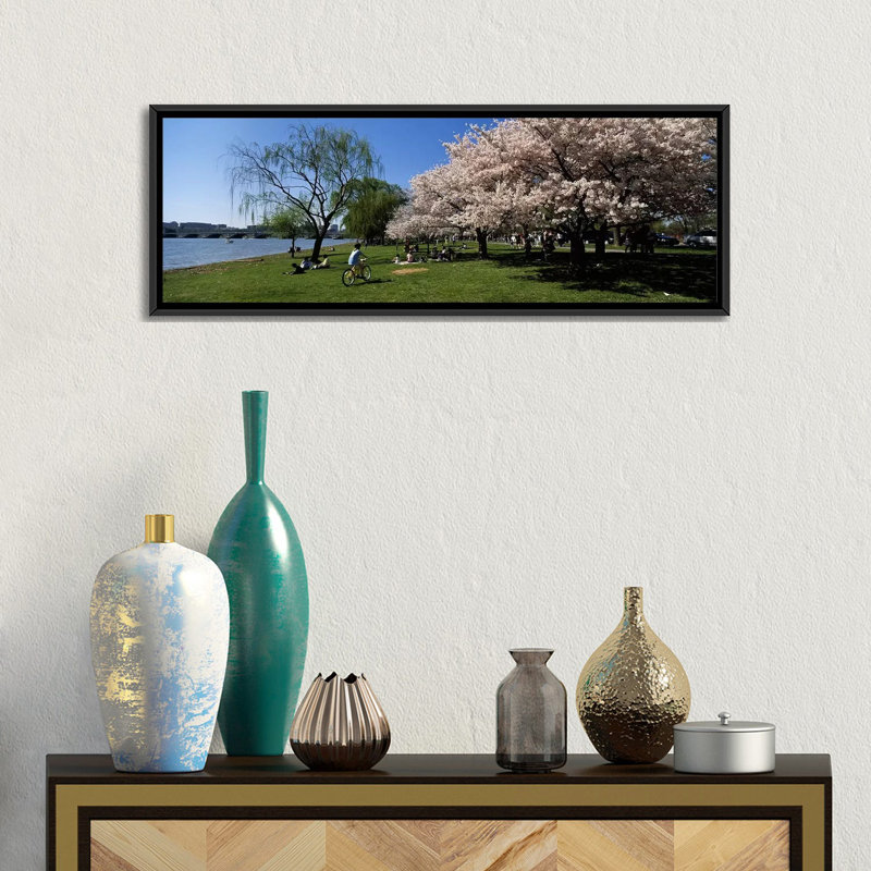 « cerises fleurs, washington dc », reproduction de photo sur toile, H 12 po x l 36 po x P 1,5 po, Cadre noir