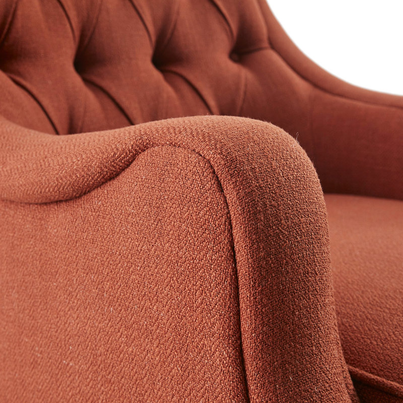 Chaise à boutons de style rétro, tissu de couleur épice, pieds en bois massif avec mousse haute, pieds, look élégant, transitionnel