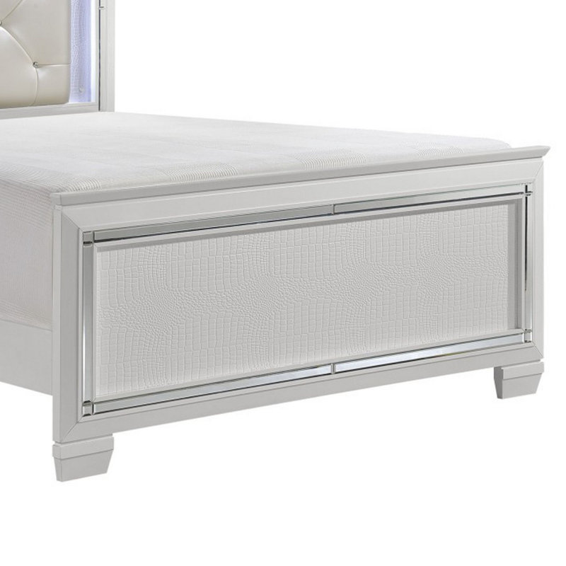 Oscar Upholstered Standard Bed, White, Full / Double
