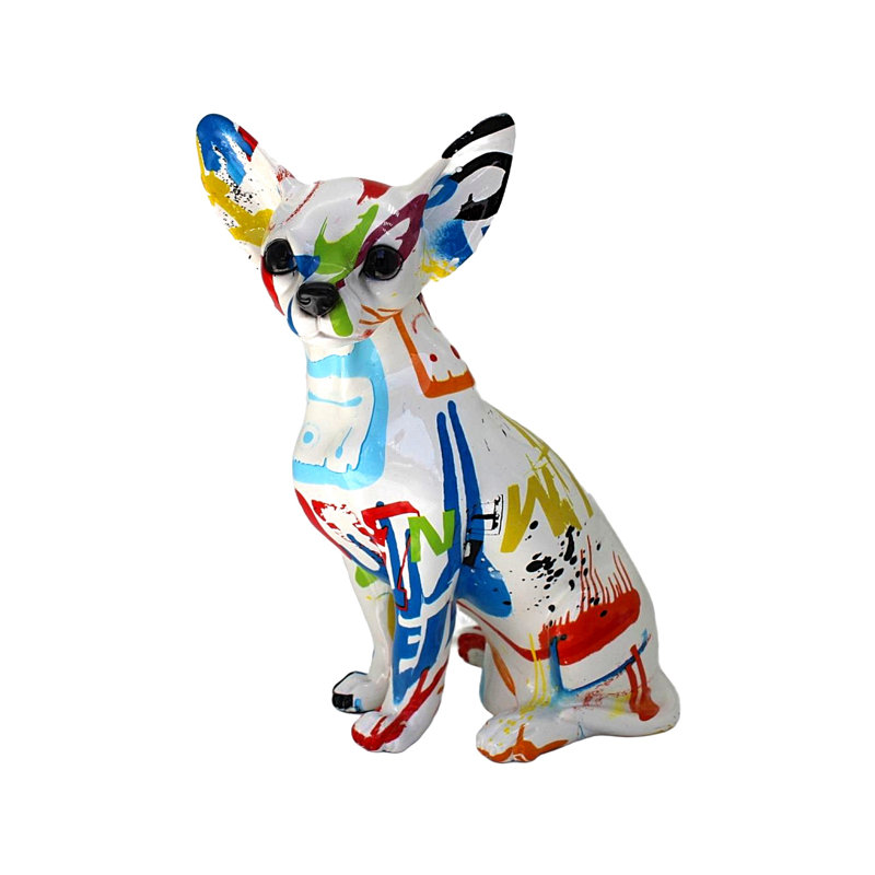 Joyeux chihuahua assis Red Barrel Studio® Plus - 10 po de hauteur