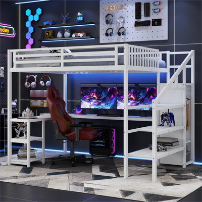 Pour les petites chambres et les espaces polyvalents partagés, un grand lit mezzanine en métal à finition blanche avec espace de travail intégré et rangement, style épuré moderne