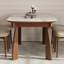 Table et chaise de salle à manger élégante de style rétro-110450268