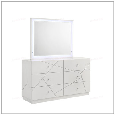 Manhattan Mirror with Lacquer Frame and Integrated LED Lighting for a Modern, Stylish Home Decor