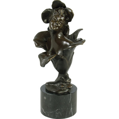 Eversole Girl in Petals Bust