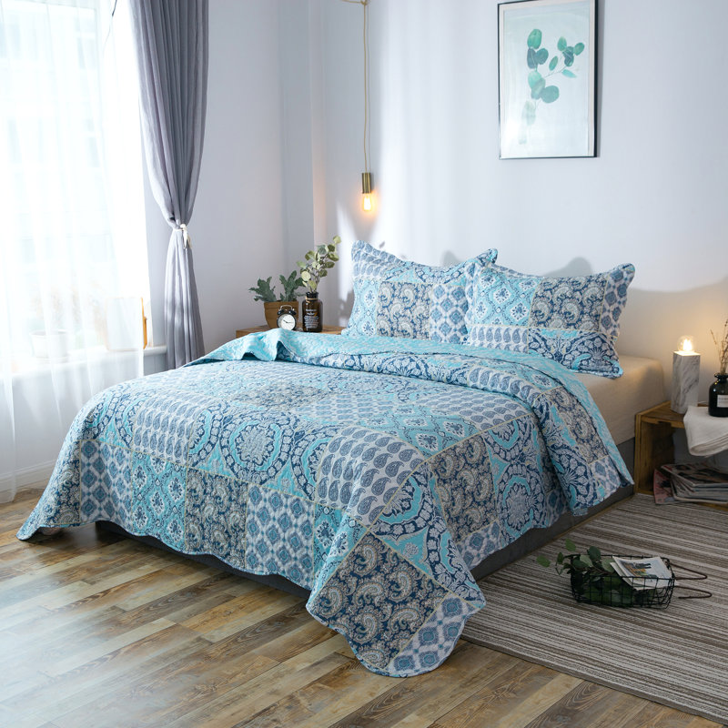 Light Blue Paisley Twin Quilt Set with Pillow Shams