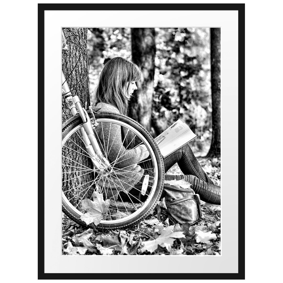 Gerahmtes Poster Teenager Girl with Bike