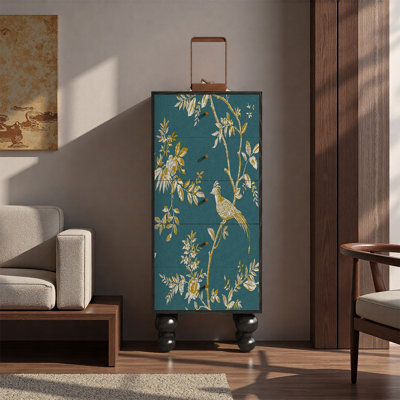 Spacieuse armoire décorative en bois de frêne