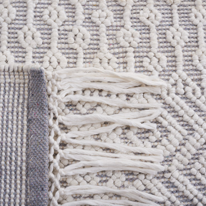 Stroudsburg Hand Woven Pet Yarn/Cotton Southwestern Rug in Gray/Ivory, Round 6'