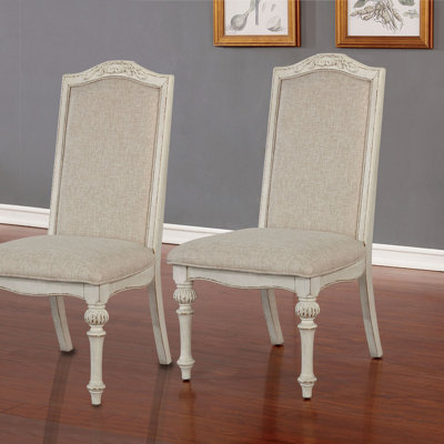 Chaise d'appoint Hemleta en blanc antique