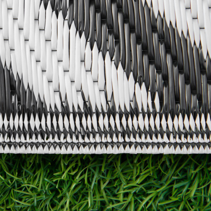 Geometric Machine Braided 121cm X 121cm Area Rug