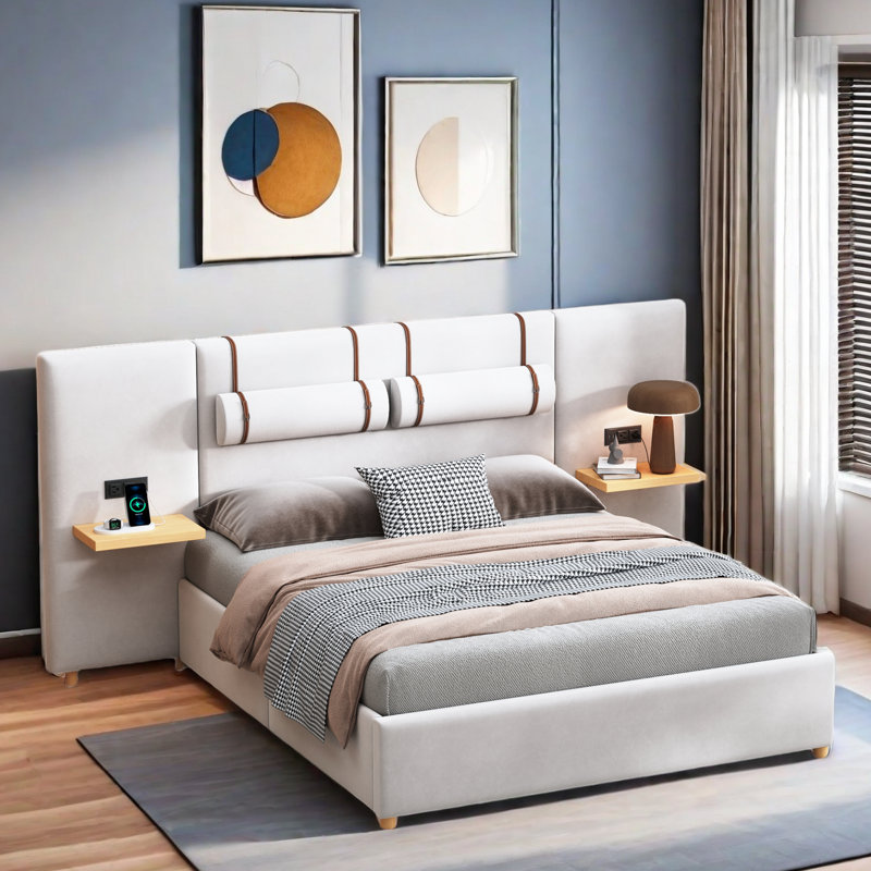 Lit plateforme tapissier avec deux coussins de chevet, tablettes de rangement, deux prises et port USB, Grand, Beige