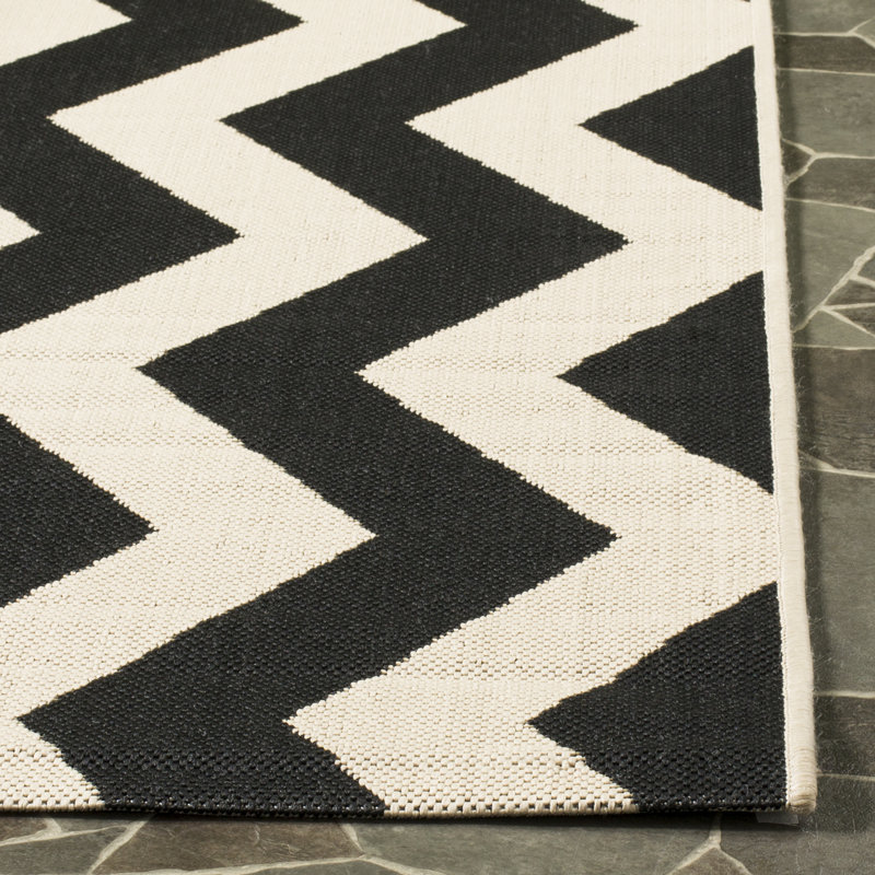 Camellia Chevron Indoor / Outdoor Area Rug, Rectangle 201 x 290 cm