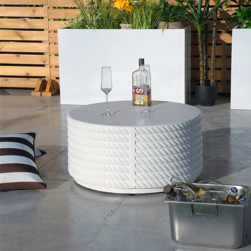 Belle table basse blanche imperméable