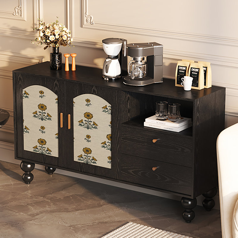 Buffet haut de gamme de conception française, Noir