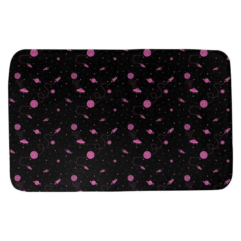 Tapis de salle de bain space outer Avicia, l 21 po x L 34 po, Noir / Rose