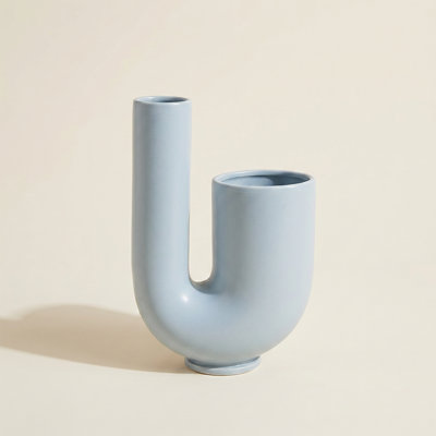 U-Shaped Resin Vase — Abstract Dual-Opening Sculptural Flower Vase for Modern Home Décor, Matte Finish