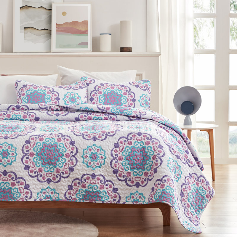 Ensemble de courtepointe à motif floral Hedvika, Damask Red, King Quilt + 2 Shams