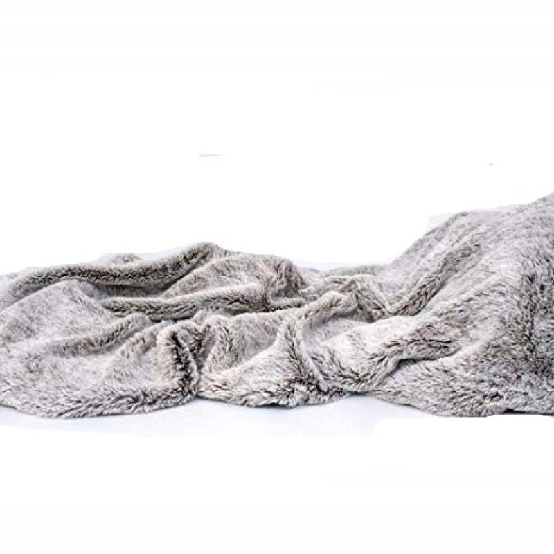 Jeté gris en fausse fourrure