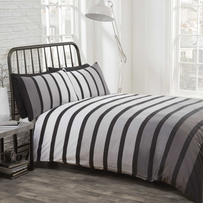 Striped Duvet Cover with Pillowcases Included