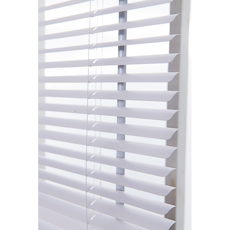 Store horizontal obscurcissant sans cordon / vénitien, L 36 po x L 64 po, Blanc