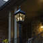 Lampadaire solaire Imperial à trois ampoules avec panneaux solaires trapézoïdaux et monture 3 po 