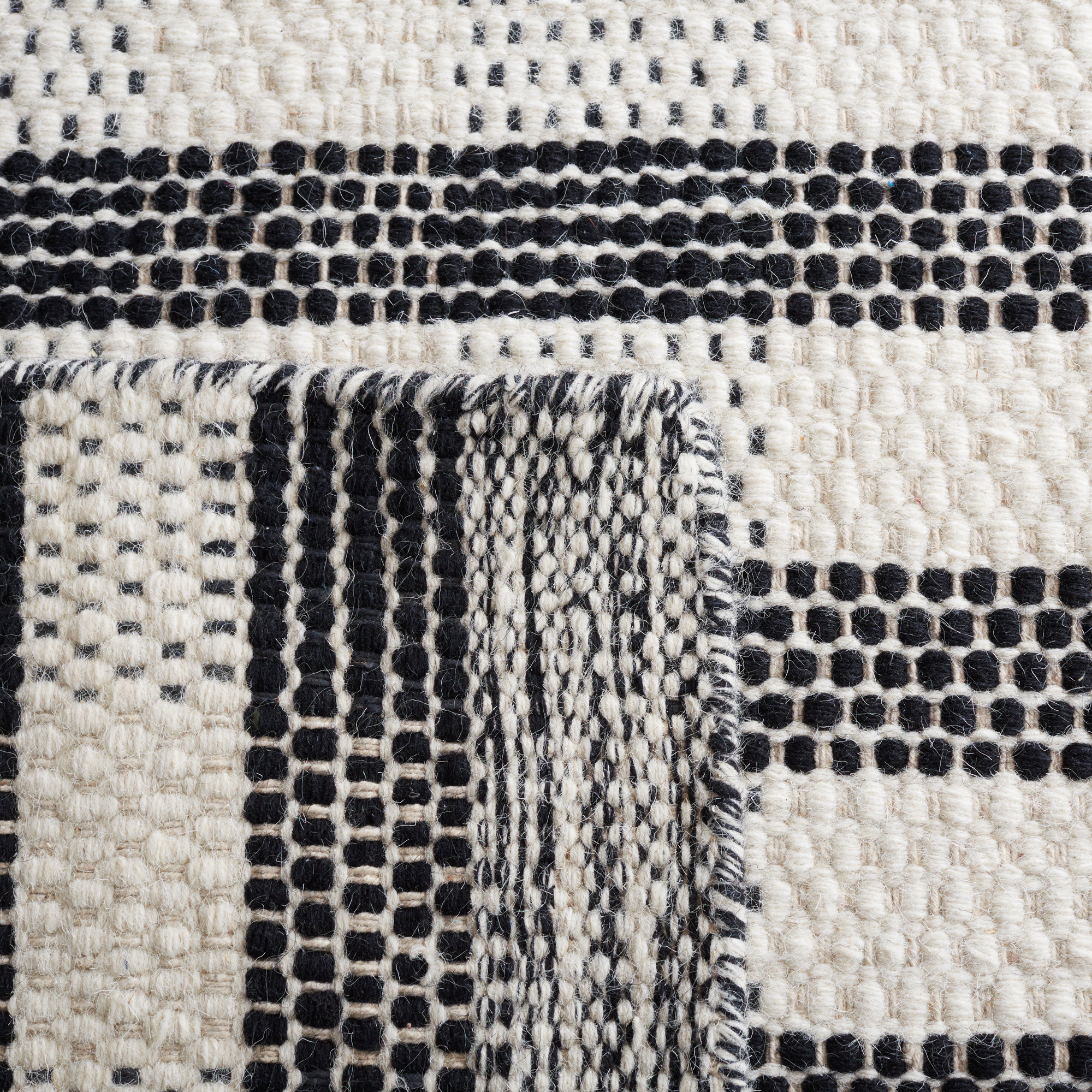Striped Kilim 807 Area Rug In Black / Ivory, Rectangle 4' x 6'