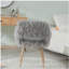 Chaise d'appoint en fausse fourrure avec pieds en métal-601760758