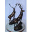 Paire de statues de cerf en bronze debout sur une base rocheuse 14 po x 10 po x H 28 po