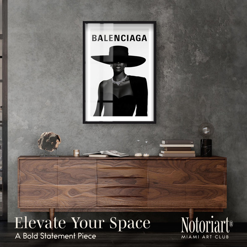 Designer Shadowbox Print Fashion Art Prints par Notoriart, H 37 po x l 25 po, Noir