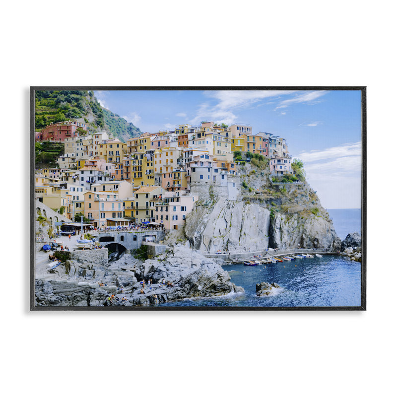«Seaside Village View», estampe numérique, design par LSR Creative Studio, H 12 po x l 18 po, Giclée encadrée noir minuit