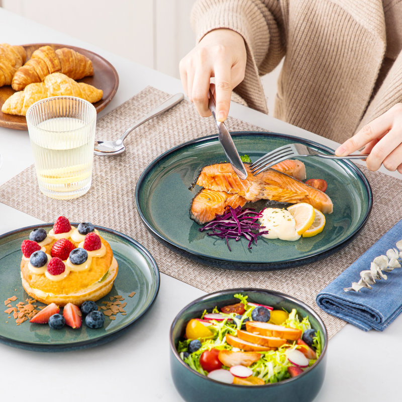 Piece Stoneware Dinnerware Set - Service for 4, Green