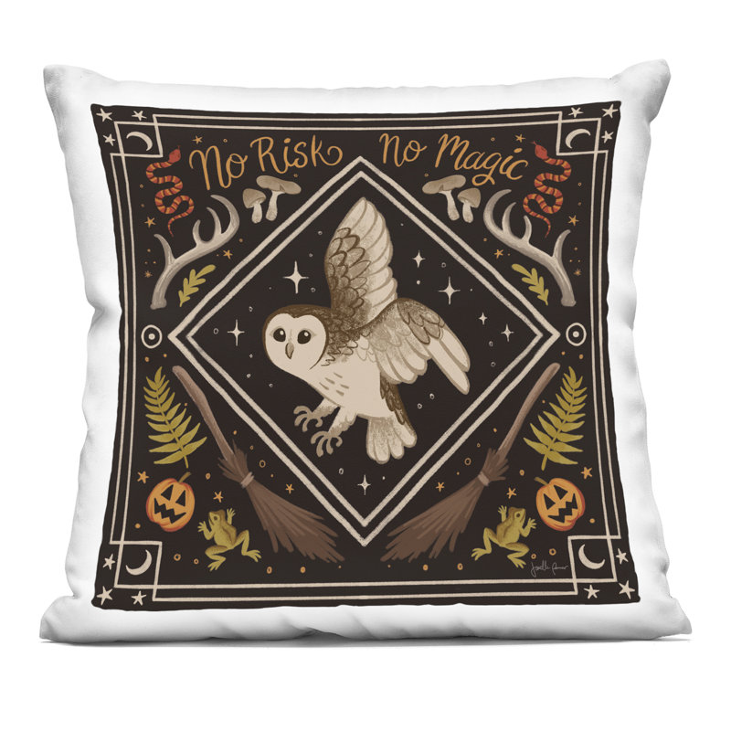 «No Risks or Magic Owl», coussin décoratif imprimé par Janelle Penner