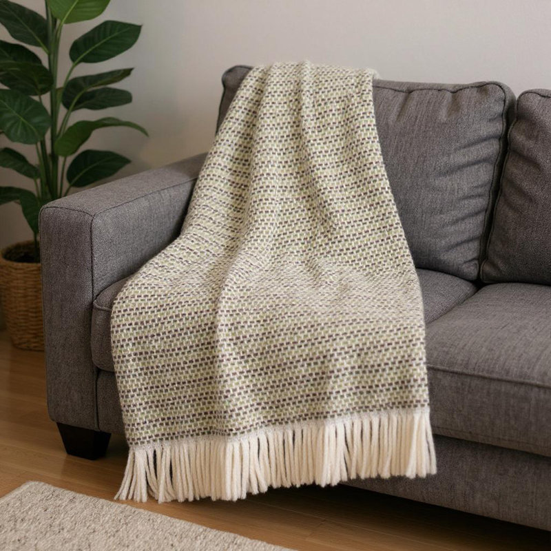 Jeté 55 po x 70 po en mélange de coton vert mousse avec frange