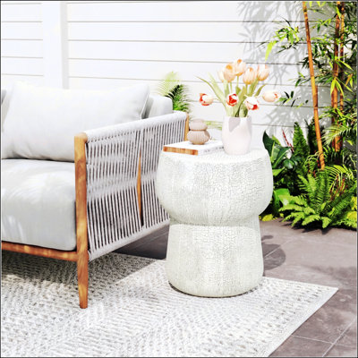 Modern Concrete Outdoor Patio Accent Table With Unique Crack Texture For Garden And Backyard