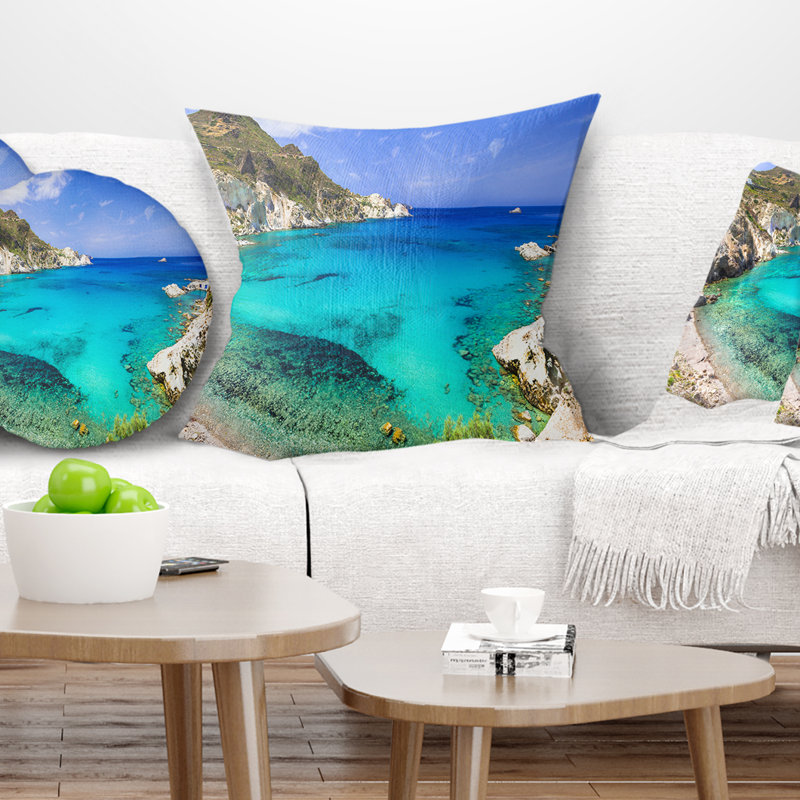 Grèce - Plages de l'île de Milos - Coussin à imprimé paysage, 18 po x 18 po, Coussin décoratif