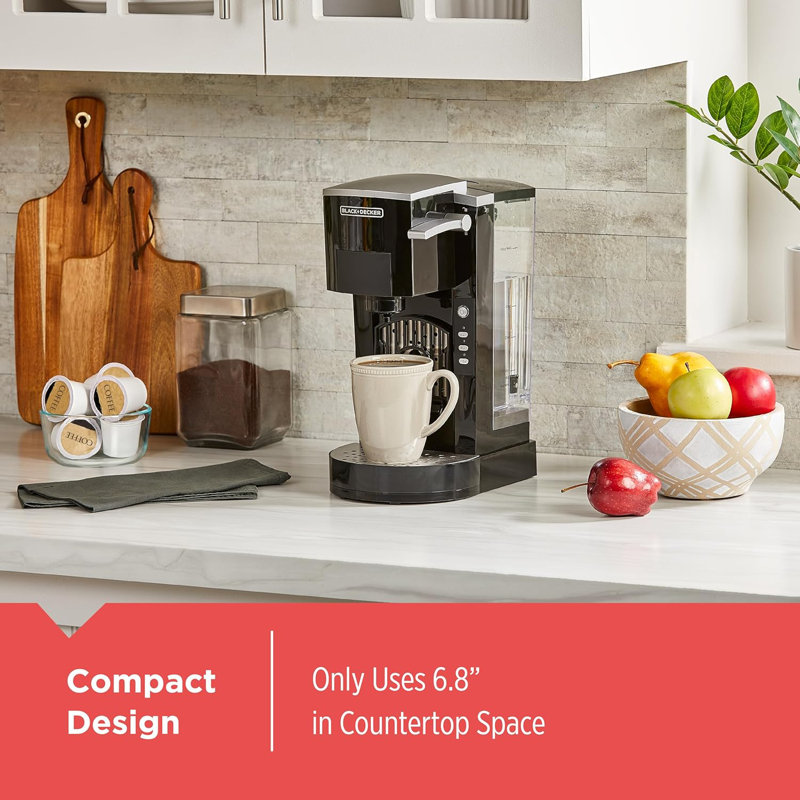 Machine à café K-Cup de la famille Black + Decker: grand réservoir d'eau de 50 oz, café moulu polyvalent, plateau réglable pour tasses de voyage