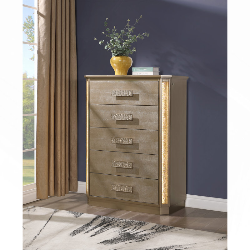 Commode Medusa en bois doré