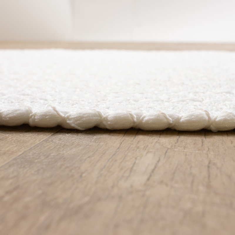 Solid Braided Farmhouse Performance Area Rug, Round 4'
