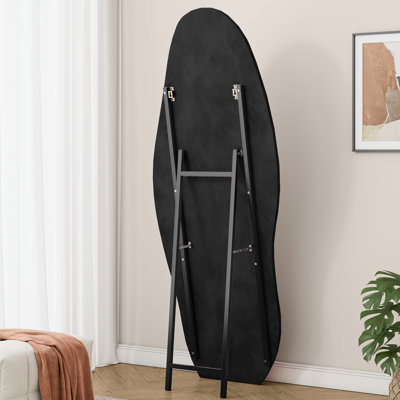 Miroir pleine grandeur de 63 po x 24 po avec cadre enveloppé de flanelle, conception irrégulière, fixation murale ou au sol, incassable et transparent pour un usage domestique, miroir de corps de 63 po x 24 po, forme unique, noir, salon