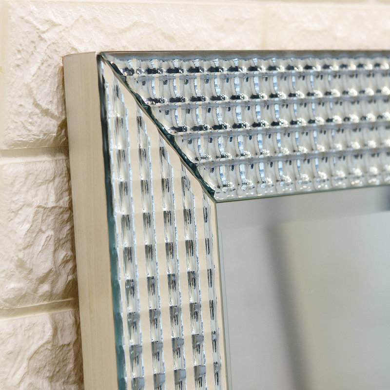 Miroir décoratif biseauté Patric Barratt, H 36 po x l 24 po