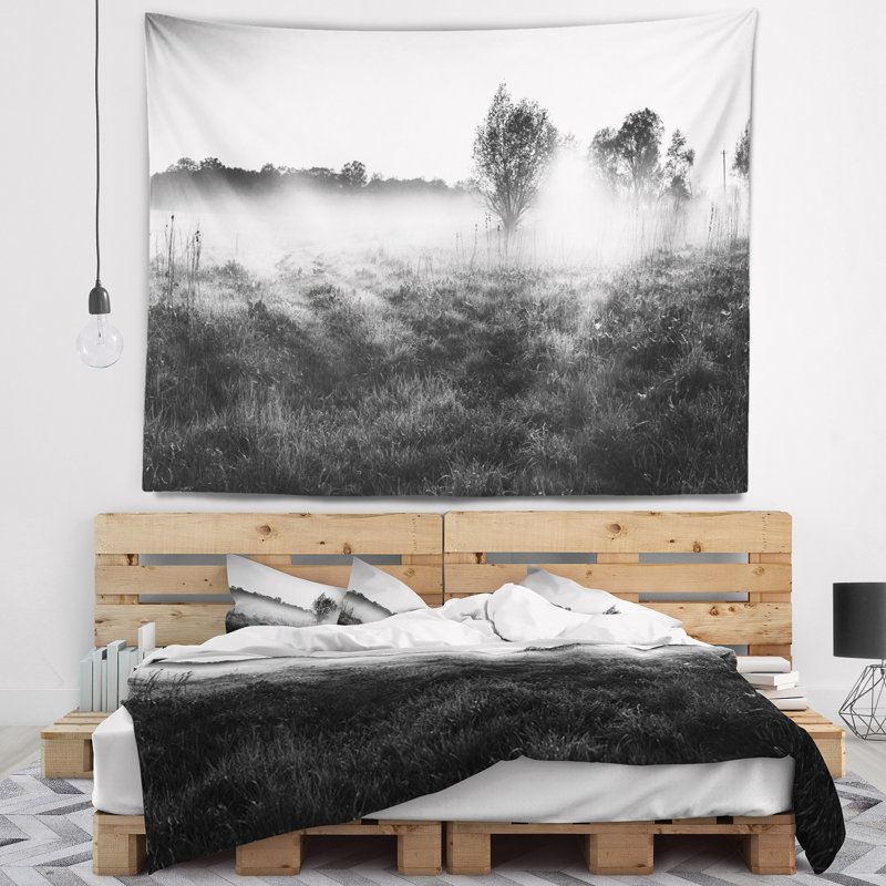 Tapisserie de jardin rural dans un à brouillard, H 50 po x l 60 po