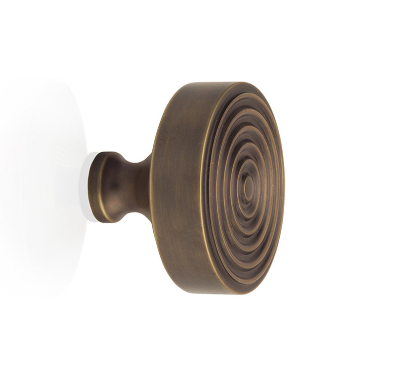 Poignée ronde Zara de 1 1/2 po de diamètre, Laiton vieilli, H 1,26 po x l 1,25 po x P 1,25 po