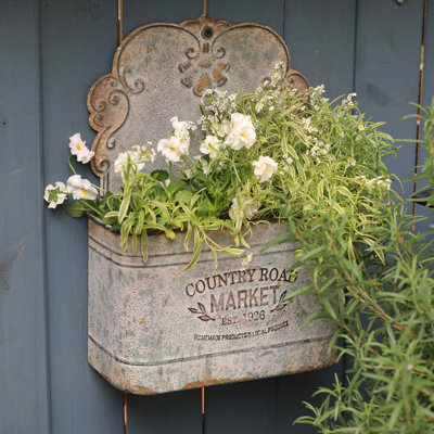 Romsey Metal Wall Planter