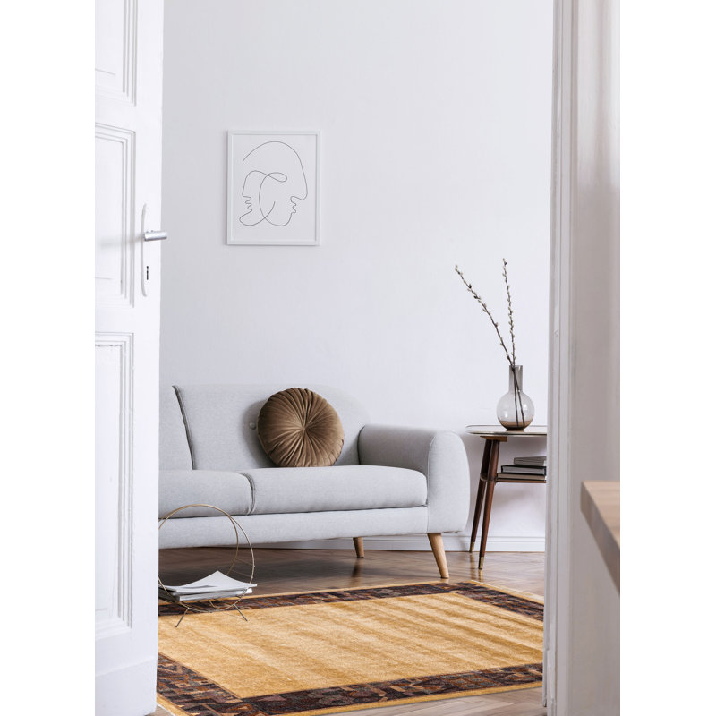 Tapis beige Aurora 5 pi 7 po x 7 pi 7 po