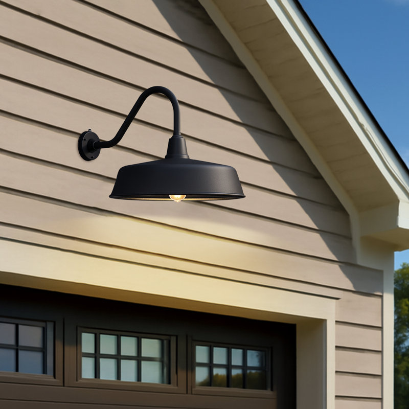 Luminaire de grange murale d'extérieur Bechard Dusk To Dawn, H 20 po x l 24 po x P 24 po, Une lumière