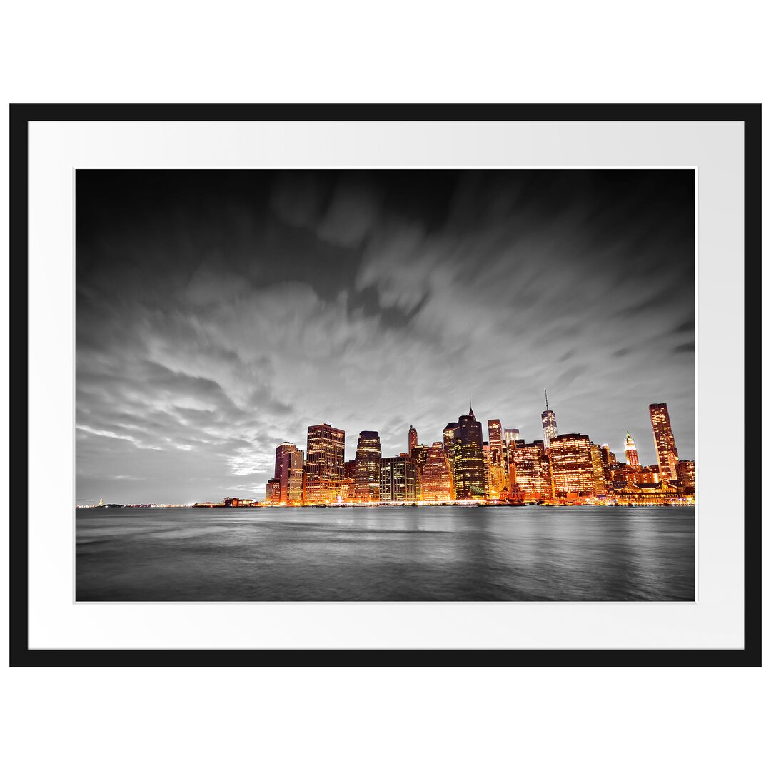 Gerahmtes Poster Skyline von New York bei Nacht