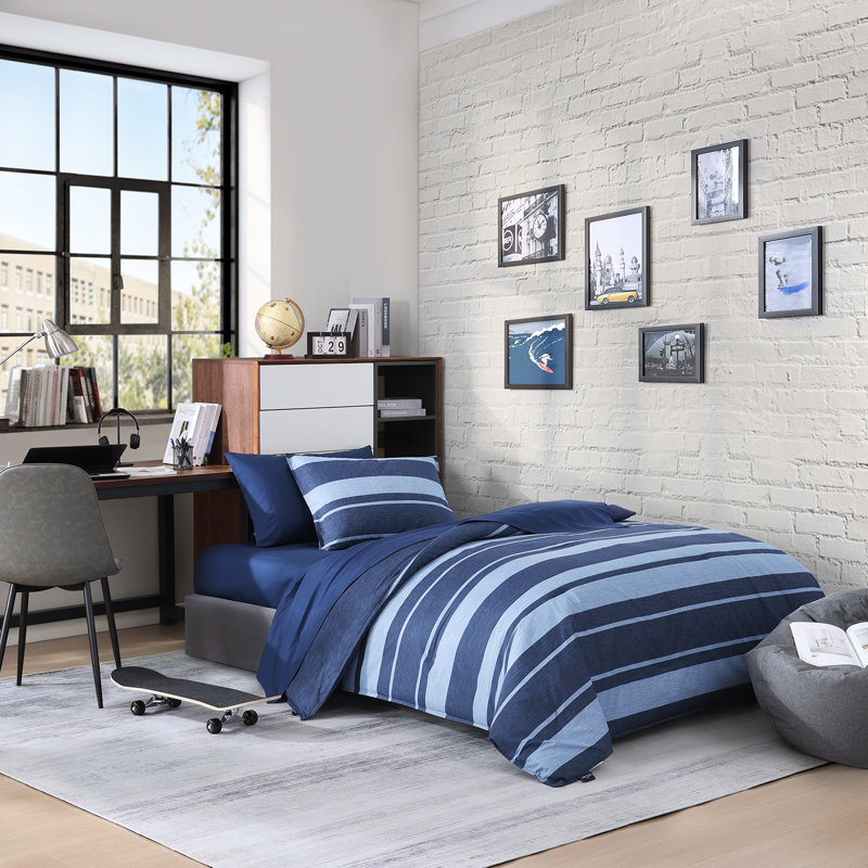 Bali Bliss Twin Reversible Cotton Comforter Set in Navy