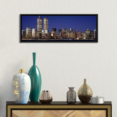 Vue panoramique de gratte-ciel dans une ville, World Trade Center, Manhattan, New York City, État de New York, États-Unis - reproduction de photo sur toile tendue