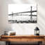 Lilie, pont monochrome de Manhattan-108693280