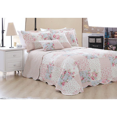 Vergas Polyester Patchwork Bedspread with Pillowcases
